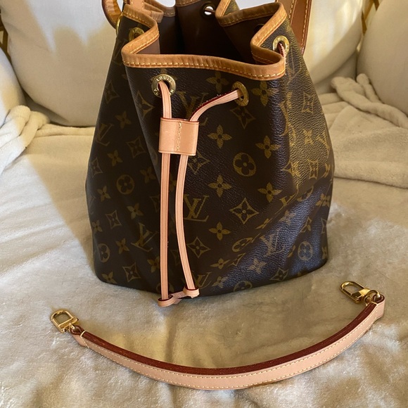 Authentic Louis Vuitton Monogram Petit Noe Shoulder Bag - Picture 13 of 17